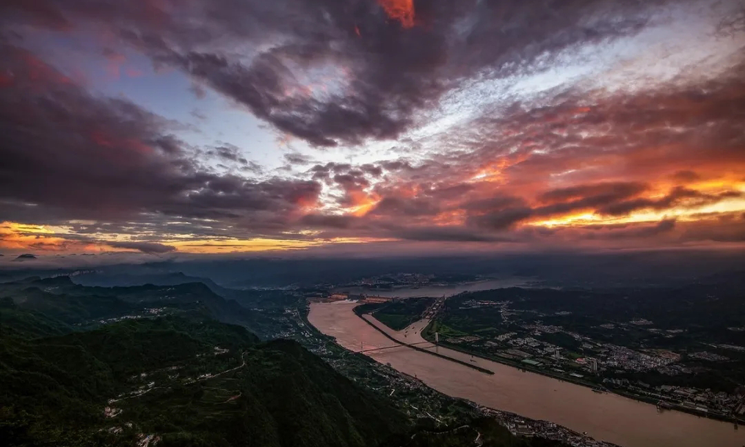 圖為三峽大壩。（長(zhǎng)江電力梯調(diào)中心 程功 攝）