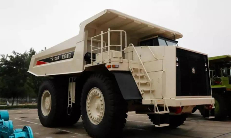 4月底，北方股份生產的10臺TR100A礦車經過安裝、調試，安裝了依托“礦車遠程健康診斷服務平臺”的智能化中央控制系統，發往相關企業。