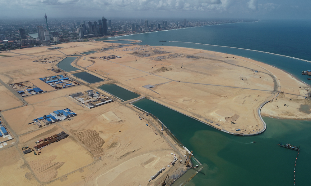 圖為7月12日，無人機拍攝的斯里蘭卡科倫坡港口城全景照片。新華社發(fā)