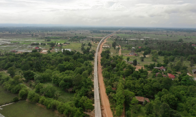 圖為6月1日拍攝的楠科內河特大橋。新華社發（臧衡 攝）