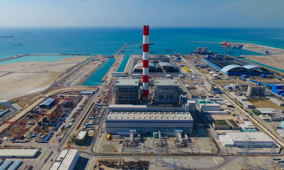 這是2018年4月6日在越南南部平順省拍攝的永新燃煤電廠一期BOT項目的鳥瞰圖。越南永新燃煤電廠一期BOT項目由中國南方電網投資，建成后將成為越南最先進的能源基地。新華社發