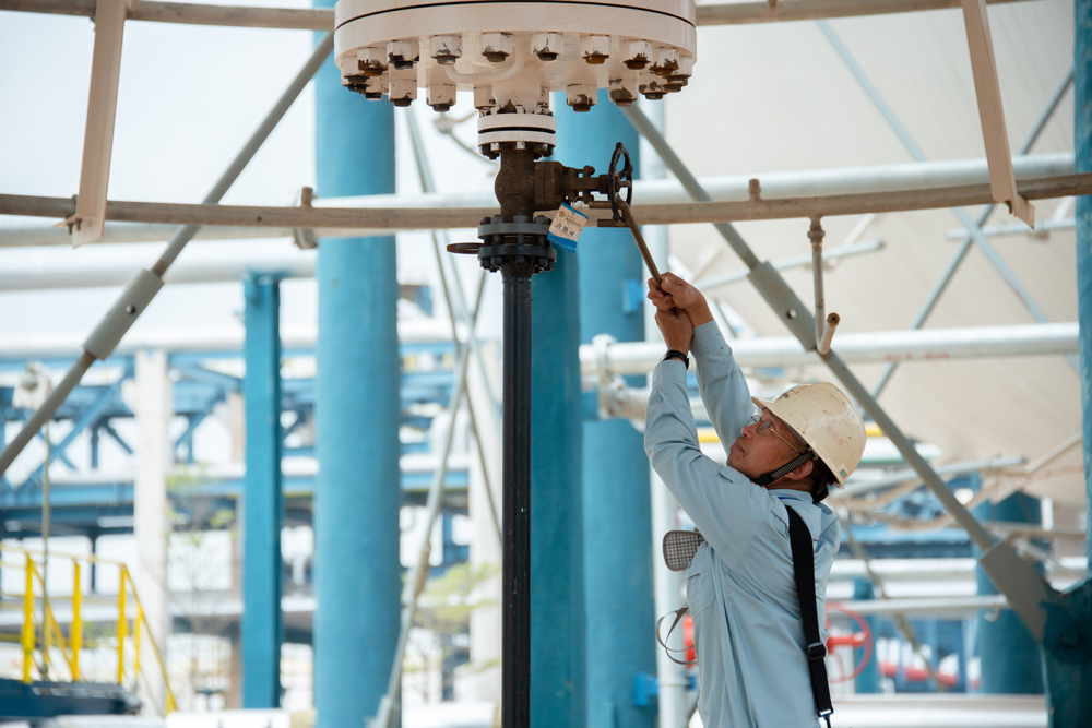 圖為丙丁烷球罐區(qū)現(xiàn)場。