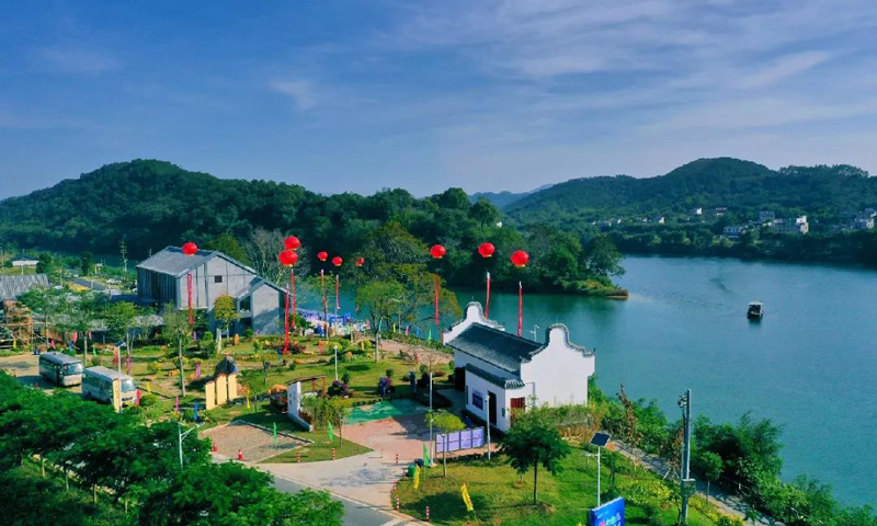 圖為中國能建投資建設(shè)的廣東封開縣生活污水處理全縣捆綁PPP項目，新建鎮(zhèn)級污水處理廠11座、農(nóng)村污水處理設(shè)施630座，使城鎮(zhèn)污水處理率達(dá)到85%以上。