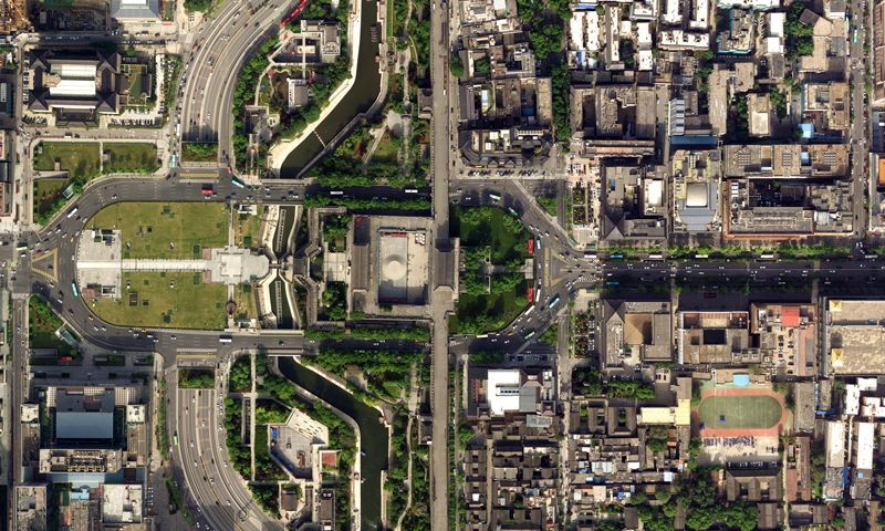 近日，煤航集團(tuán)航攝工程分公司技術(shù)人員對這些影像數(shù)據(jù)進(jìn)行解譯、著色，并制作出全運(yùn)會各場館三維模型，為西安送上了一份特殊的“全運(yùn)禮”。未來，這些影像數(shù)據(jù)將為“智慧西安”建設(shè)提供數(shù)據(jù)保障。