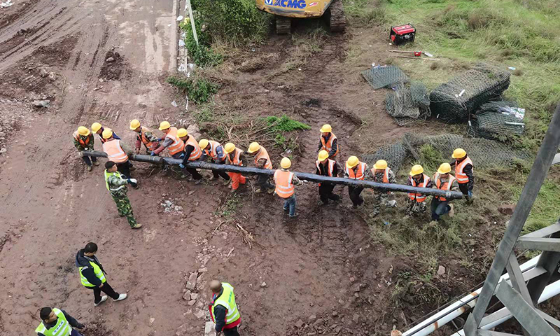 圖為祁縣昌源河橋京太西搶修現場。