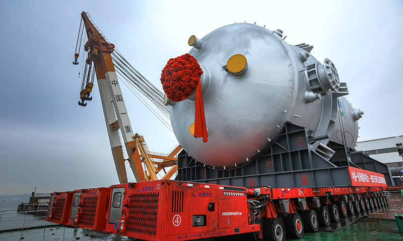 該裝備的成功制造再次刷新了世界SD專利環氧乙烷反應器的制造紀錄，標志著我國超大噸位石化裝備制造技術繼續比肩國際，進一步彰顯了中國一重作為“大國重器”的技術創新能力和超級工程的創造實力。
