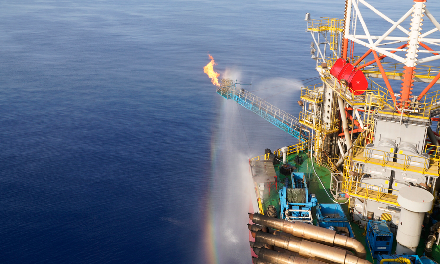 近日，中國海油所屬有限深圳分公司惠州27-5油田完成某探井測試。圖為測試現場。