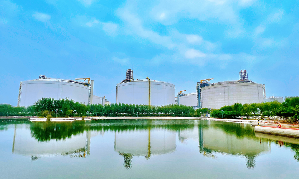 中國石化天然氣分公司天津LNG接收站二期項目建設現場。
