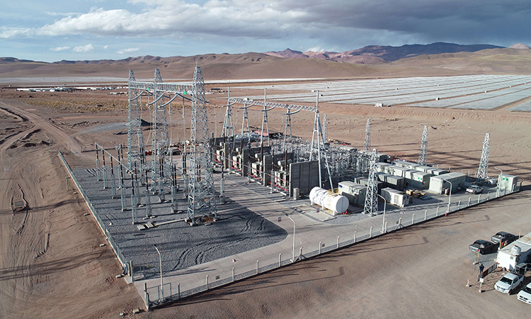 這是2020年6月12日拍攝的阿根廷胡胡伊省高查瑞300兆瓦光伏發電項目（無人機照片）。該項目于2020年9月正式投入商業運營。光伏電站投入使用后極大緩解了當地電力負荷緊張狀況，保障了居民日常用電需求。新華社發（上海電建阿根廷高查瑞300兆瓦光伏發電項目項目部供圖）