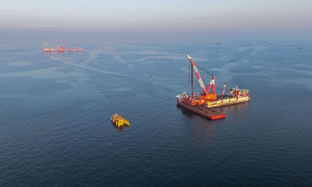渤中19-6 I期項(xiàng)目海上安裝現(xiàn)場。賈雪東 攝