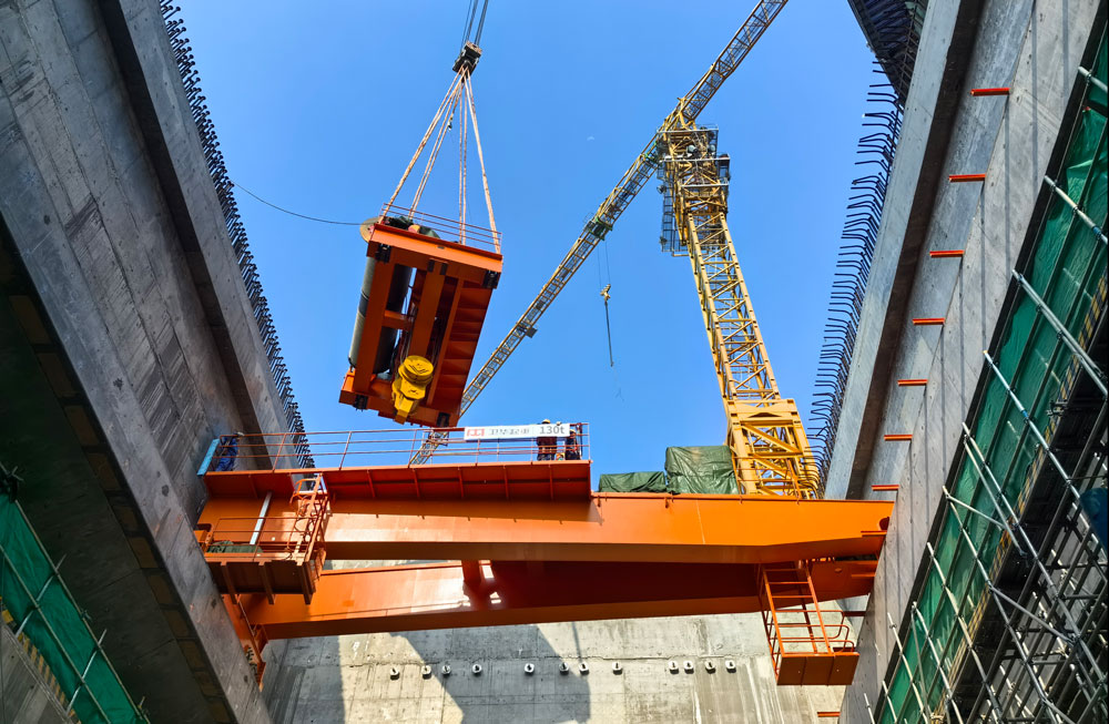 近日，中國華能昌江核電二期項(xiàng)目一派繁忙景象，工作人員開足馬力搶進(jìn)度、忙生產(chǎn)，穩(wěn)步有序推進(jìn)項(xiàng)目建設(shè)。