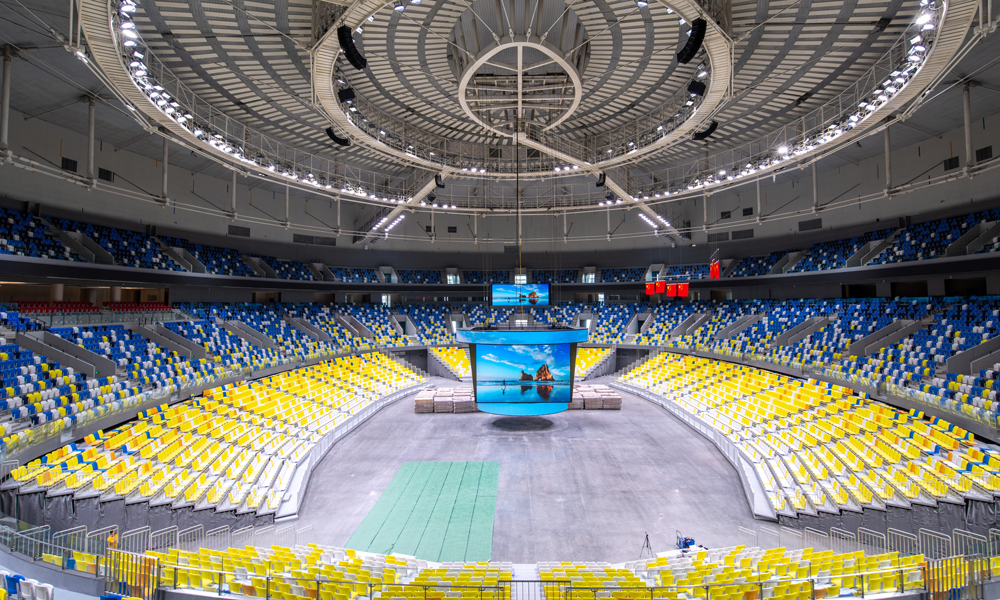 德勝體育中心項目總建筑面積約21萬平方米，可容納約3.2萬名觀眾，可舉辦全國性和國際單項比賽，以及大型演唱會、電競項目比賽等，預計今年11月將作為第十五屆全運會佛山賽區場館，承辦女子籃球、女子足球等競體賽事。德勝體育中心綜合體育館、游泳館、訓練館屋蓋均采用索結構。其中，綜合體育館為索穹頂結構，長軸結構凈跨124米，是目前全國室內場館中最大的索穹頂結構，該結構是目前最具有現實應用價值的預應力空間結構。