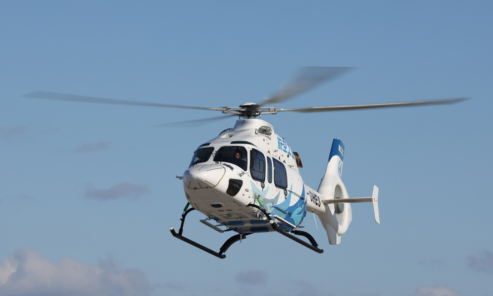 近日，“吉祥鳥”AC332直升機完成空中再起動適航驗證試飛，在1500米、4600米、6000米和7000米四個高度下，發動機起動過程的穩定性、可靠性、安全性和自動化程度得到充分驗證，直升機飛行安全再添有力保障，試飛最高高度打破AC系列直升機在該領域的試飛高度紀錄。