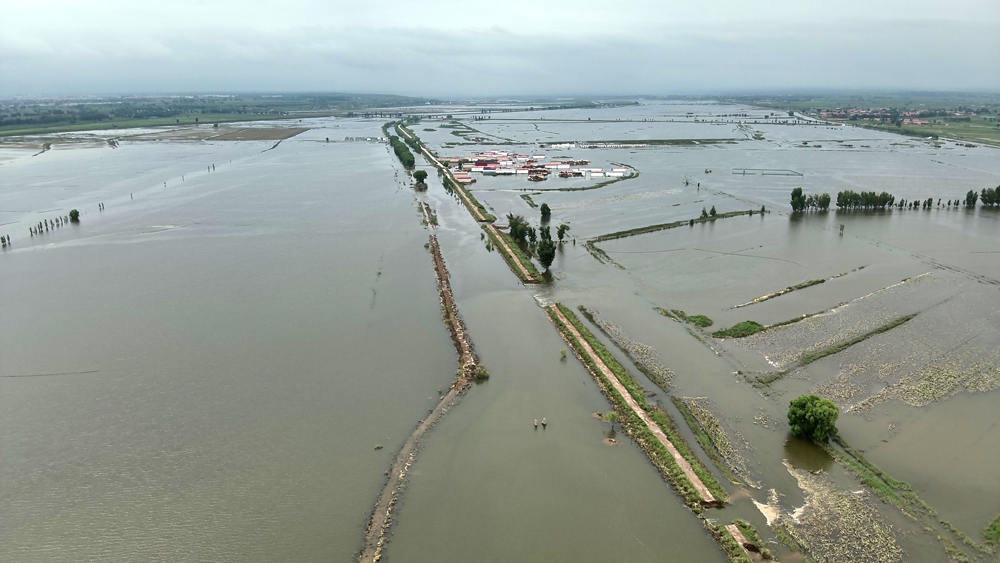 近日，內蒙古哈素海水庫、哈素海退水渠持續高水位運行，大黑河發生超保汛情。8月4日，中國安能抽組第一工程局唐山基地專業救援力量80人，裝備30臺（套）緊急馳援。