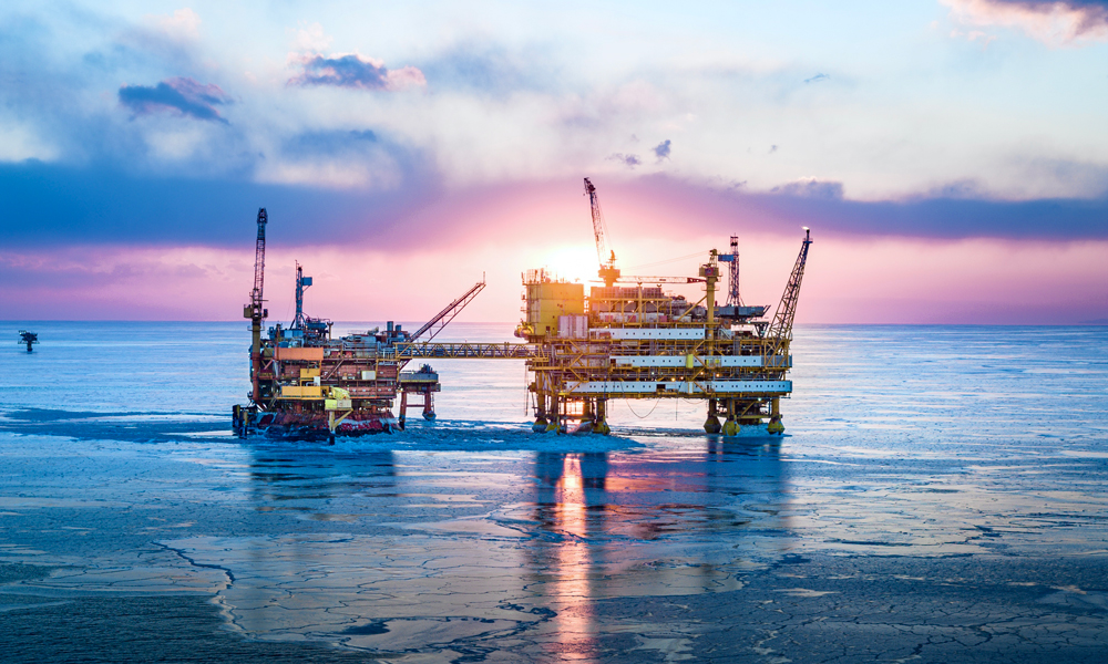 近日，受強寒潮影響，渤海遼東灣海域最低氣溫已達到零下16攝氏度，出現嚴重冰情，海上浮冰短時間積聚蔓延、面積增大，在影響海上航行安全的同時，也對海上的油氣生產造成影響。遼東灣區域的各海上平臺嚴陣以待，確保生產平穩運行。