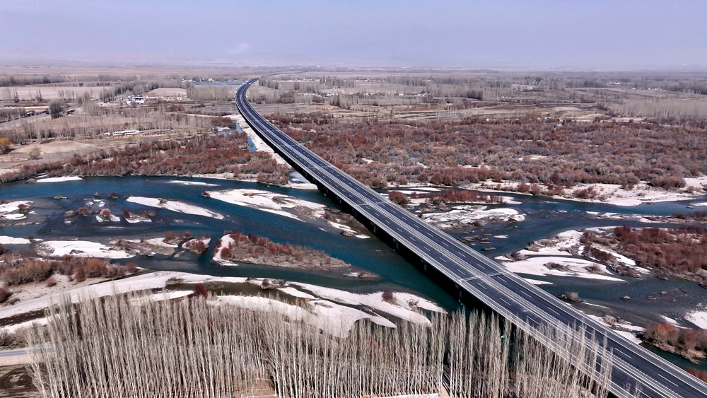 近日，由中國交建承建的G0711線烏魯木齊至尉犁高速公路巴倫臺至庫爾勒段正式通車運營。